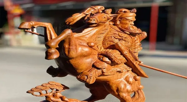 Võ Thần Tài có khí chất mạnh mẽ, bảo vệ khỏi năng lượng xấu.