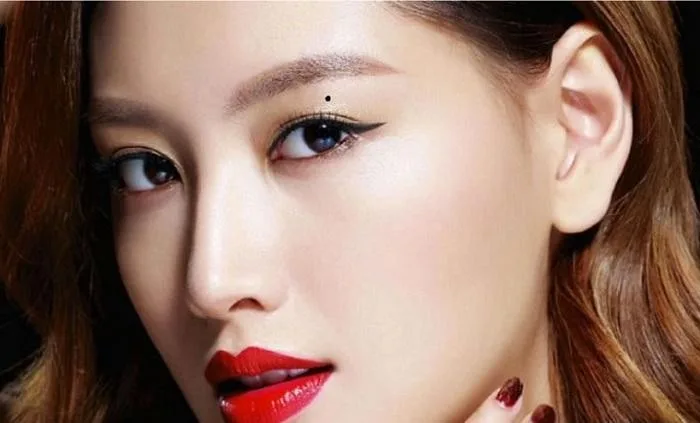 Nốt Ruồi Ở Cung Điền Trạch